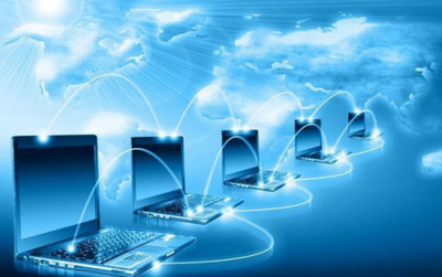 網(wǎng)絡空間是以互聯(lián)網(wǎng)為代表的信息技術革命跨越( )、( )、( ) 催生并形成了一個?